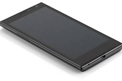 Haier W858 — эргономичный смартфон с двумя SIM-картами