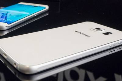 Пользователи сами смогут извлечь батарейку Galaxy S6