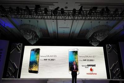Samsung представили новую линейку смартфонов — Galaxy E