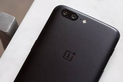 OnePlus пока не собирается отказываться от разъема для наушников