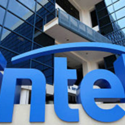 Intel будет выпускать чипы по контрактам