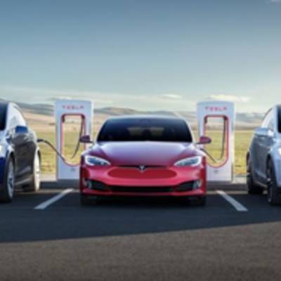 Tesla выпустила 300 000 электромобилей