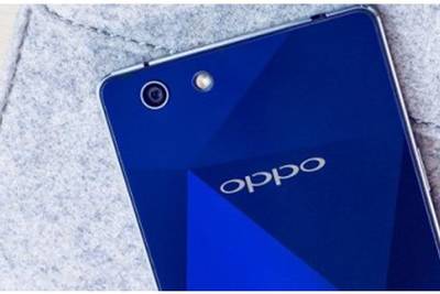 Компания Oppo объявила, что в апреле начнутся мировые продажи смартфона R1C
