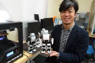 Миниатюрный робот PLEN2 может быть запрограммирован по вашему усмотрению